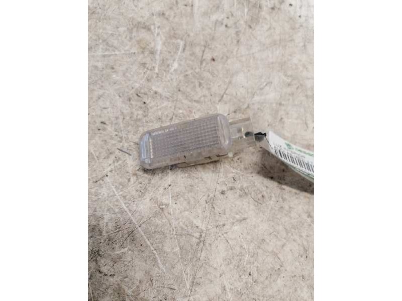 Recambio de luz interior para audi a8 (4e2) 3.7 quattro referencia OEM IAM   2 PINS