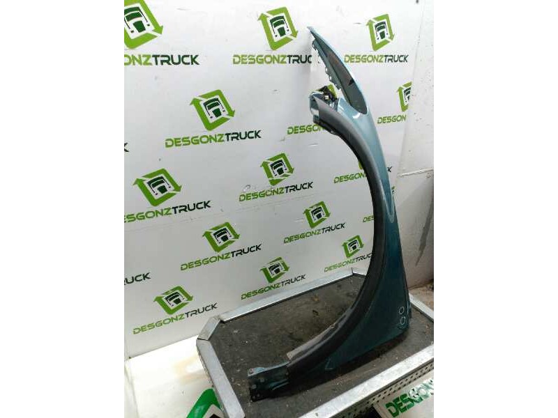 Recambio de aleta delantera izquierda para volvo c30 d5 r-design referencia OEM IAM   