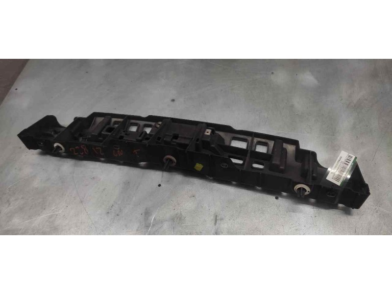 Recambio de soportes paragolpes para renault megane iii berlina 5 p dynamique referencia OEM IAM   TRASERO CENTRAL
