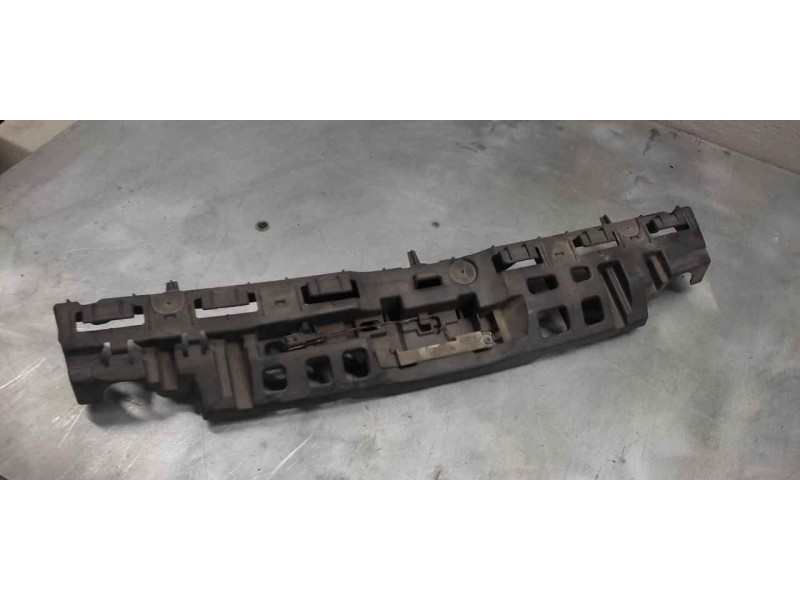 Recambio de soportes paragolpes para renault megane iii berlina 5 p dynamique referencia OEM IAM   TRASERO CENTRAL