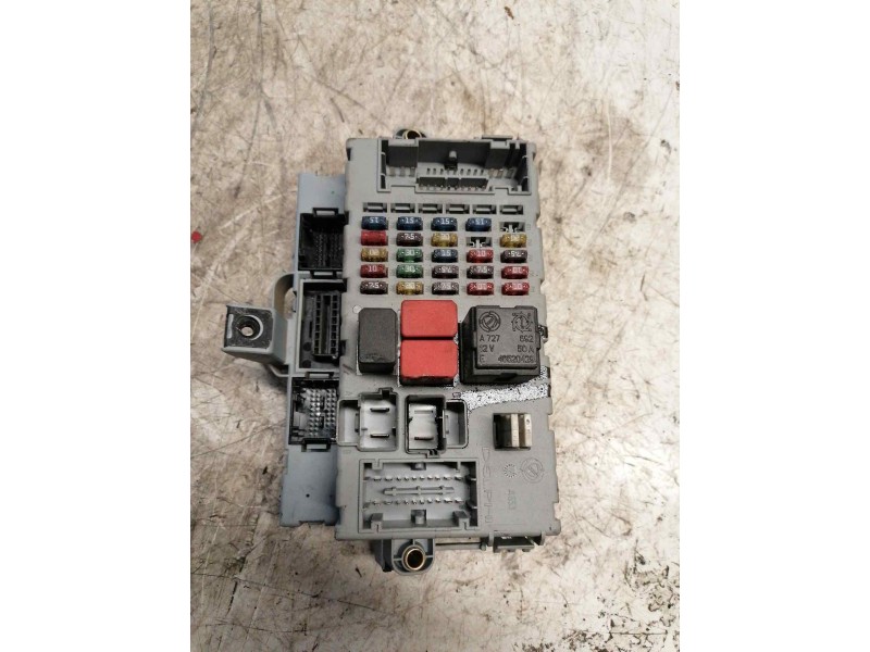 Recambio de caja reles / fusibles para fiat doblo (119) 1.9 jtd elx / dynamic referencia OEM IAM 51744898  