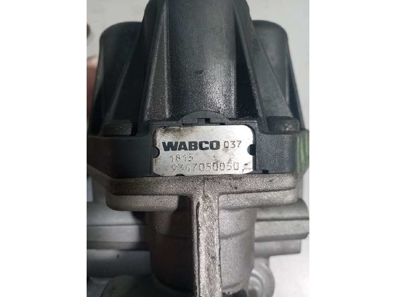 Recambio de valvula aire para mercedes trucks bus ..... referencia OEM IAM 9347050050  VALVULA SEXTUPLE