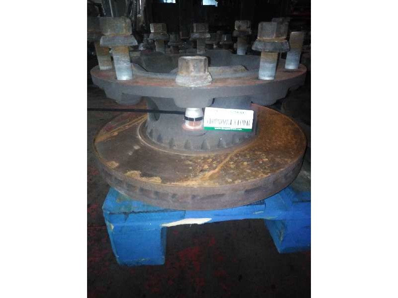 Recambio de buje delantero para renault premium route 2006 fas 4x2gv larga distancia referencia OEM IAM 7421022433  