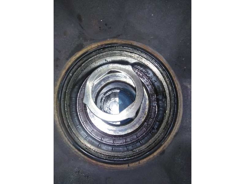 Recambio de buje delantero para renault premium route 2006 fas 4x2gv larga distancia referencia OEM IAM 7421022433  