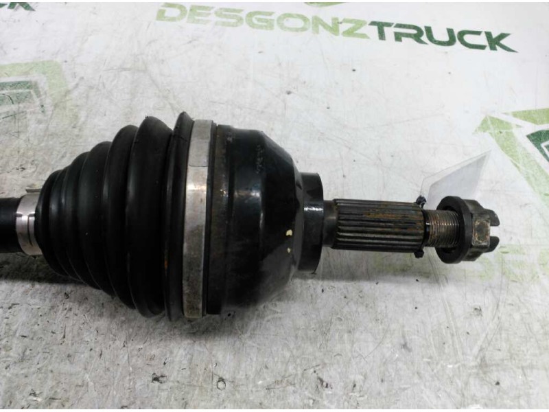 Recambio de transmision delantera derecha para nissan primastar (x83) caja cerrada batalla corta 2,7t referencia OEM IAM 8200169