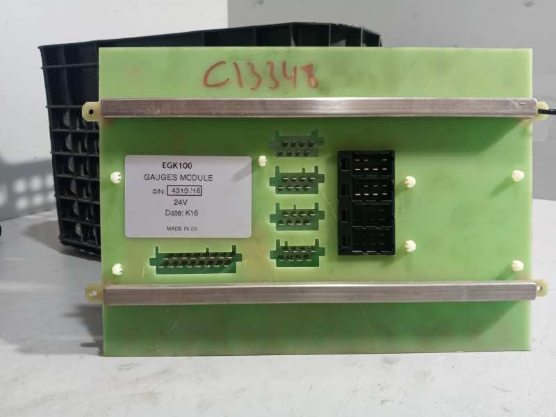 Recambio de cuadro instrumentos para volvo trucks b12b referencia OEM IAM 70303510 EGK100 