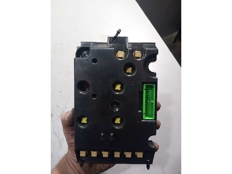 Recambio de cuadro instrumentos para volvo trucks b12b referencia OEM IAM 70329238  