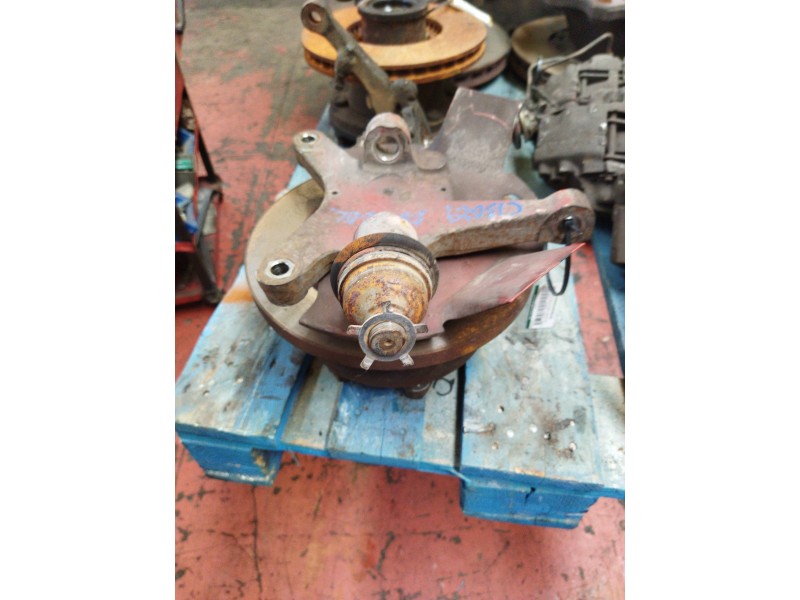 Recambio de mangueta delantera derecha para iveco daily chasis- cabina (1999 =>) referencia OEM IAM 500338592  