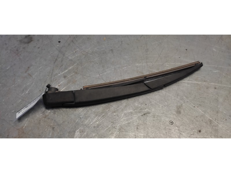 Recambio de brazo limpia trasero para dacia sandero referencia OEM IAM   