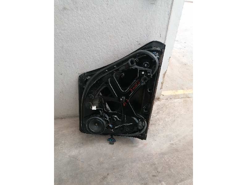 Recambio de puerta trasera izquierda para audi a4 berlina (8e) 2.5 tdi quattro (132kw) referencia OEM IAM   