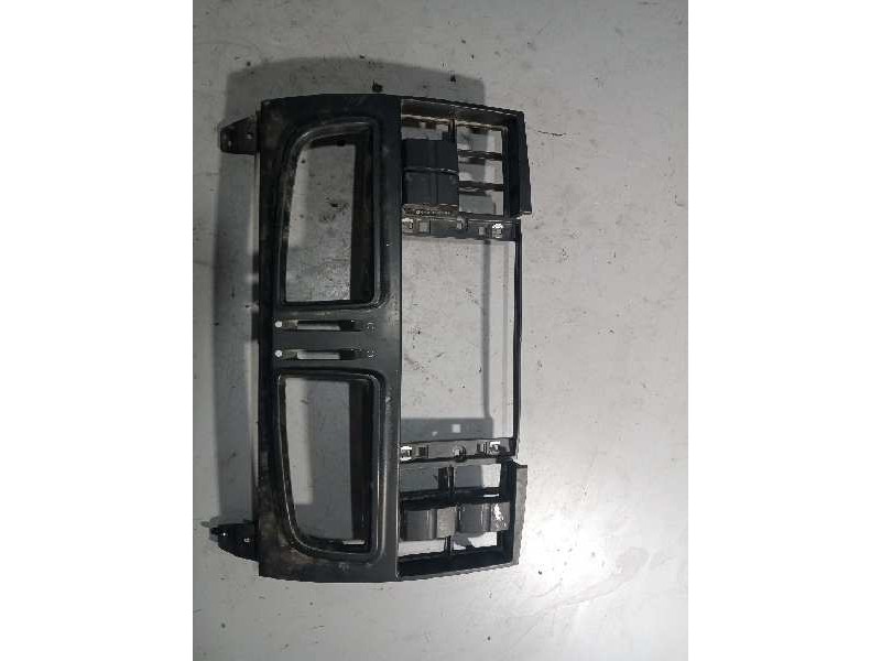 Recambio de embellecedor interior central para iveco stralis (as) 11.1 diesel referencia OEM IAM 504309993  