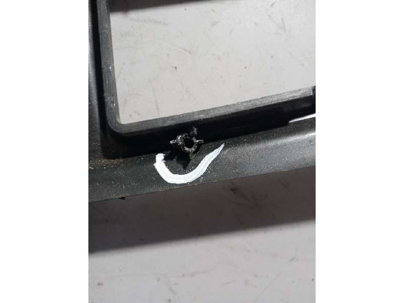 Recambio de embellecedor interior central para iveco stralis (as) 11.1 diesel referencia OEM IAM 504309993  