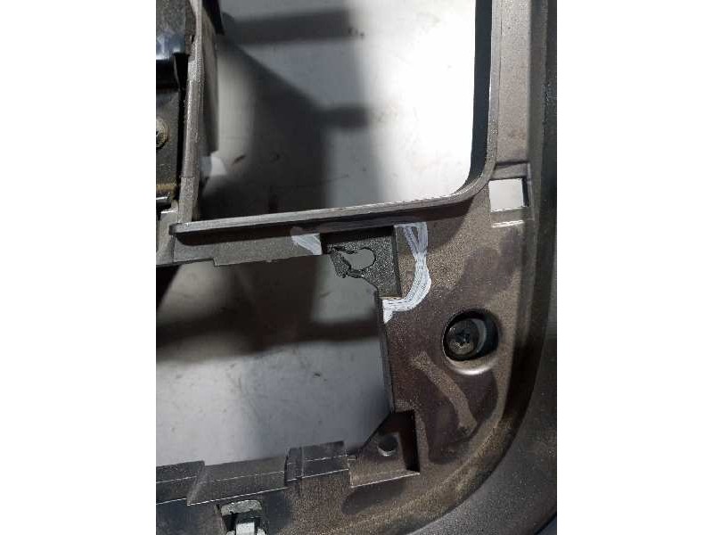 Recambio de embellecedor interior central para iveco stralis (as) 11.1 diesel referencia OEM IAM 504321643  