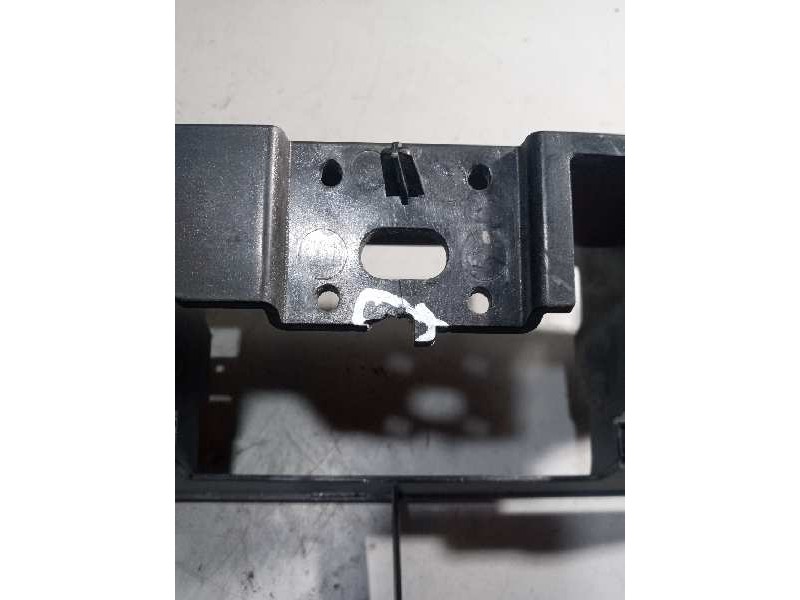 Recambio de embellecedor interior central para iveco stralis (as) 11.1 diesel referencia OEM IAM 504321643  