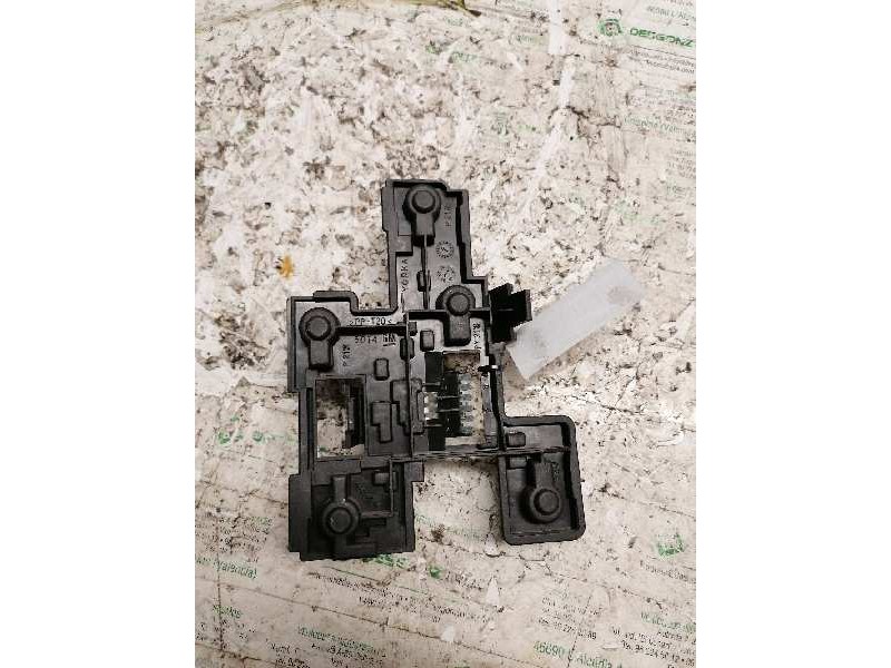 Recambio de portalamparas para opel vectra b berlina básico referencia OEM IAM   6 PINS