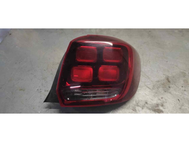 Recambio de piloto trasero derecho para dacia sandero referencia OEM IAM   5 PINS