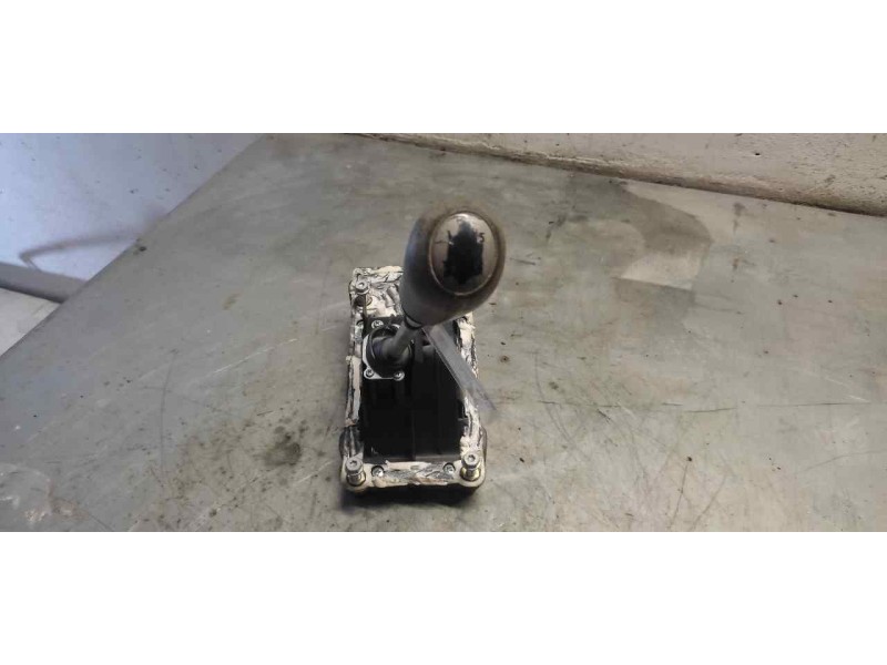 Recambio de palanca cambio para renault megane ii berlina 3p confort authentique referencia OEM IAM 8200105010  