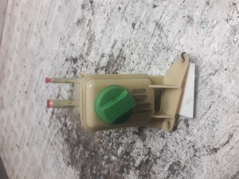 Recambio de deposito de direccion para audi a6 berlina (4b2) 2.5 tdi referencia OEM IAM 8D0422373C  