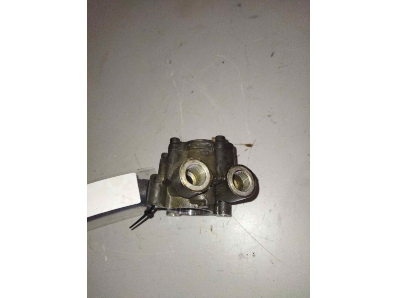 Recambio de bomba combustible para daf serie xf105.xxx fsa 4x2 space-cab referencia OEM IAM 1797650 7018955150 