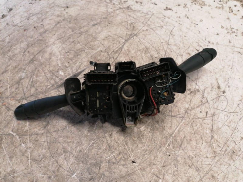 Recambio de mando multifuncion para renault kangoo (f/kc0) referencia OEM IAM 8200077622  