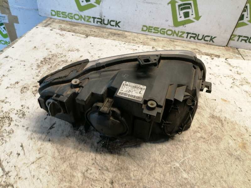 Recambio de faro izquierdo para audi a4 berlina (8e) 2.5 tdi quattro (132kw) referencia OEM IAM   