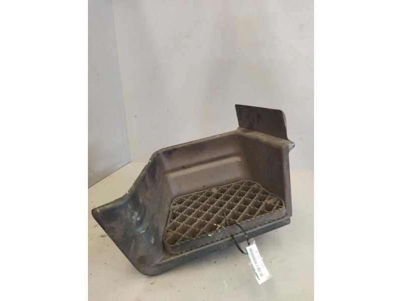Recambio de peldaño derecho para iveco eurocargo 5.9 diesel referencia OEM IAM 8142616  
