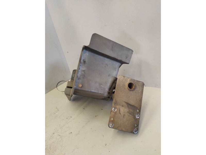 Recambio de peldaño derecho para iveco eurocargo 5.9 diesel referencia OEM IAM 8142616  