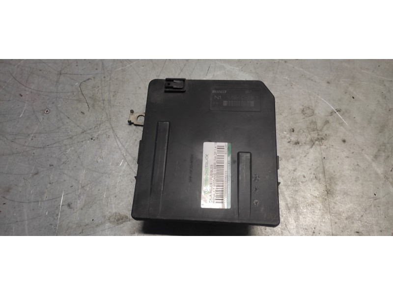 Recambio de caja reles / fusibles para renault megane ii berlina 3p 1.4 16v referencia OEM IAM 8200481867F  