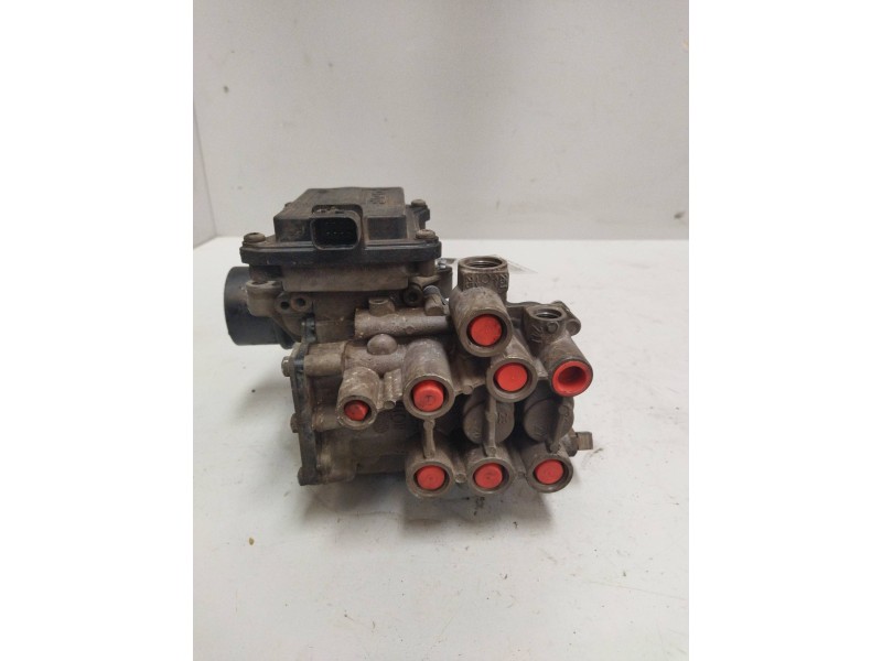 Recambio de valvula aire para daf trucks xf 106 480 referencia OEM IAM 2027747 ZEL2100 1913300