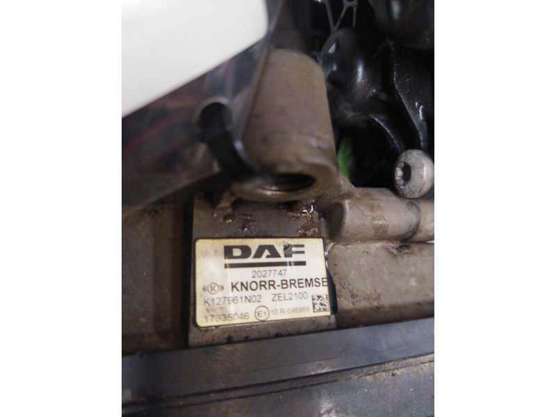 Recambio de valvula aire para daf trucks xf 106 480 referencia OEM IAM 2027747 ZEL2100 1913300