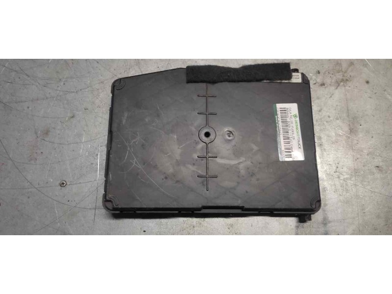 Recambio de caja reles / fusibles para renault scenic ii 1.5 dci diesel referencia OEM IAM 8200606824 8200623826 
