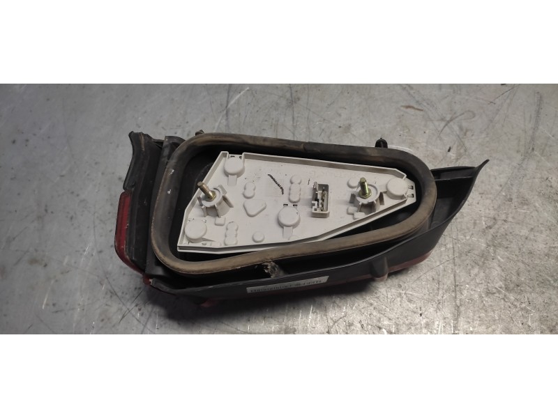 Recambio de piloto trasero izquierdo para peugeot 106 (s1) cocktail referencia OEM IAM   