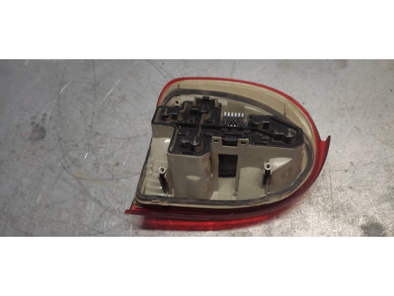 Recambio de piloto trasero derecho para opel corsa b eco referencia OEM IAM   