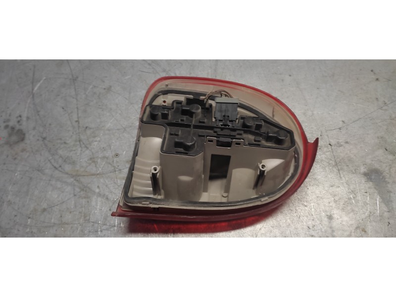 Recambio de piloto trasero derecho para opel corsa b eco referencia OEM IAM   