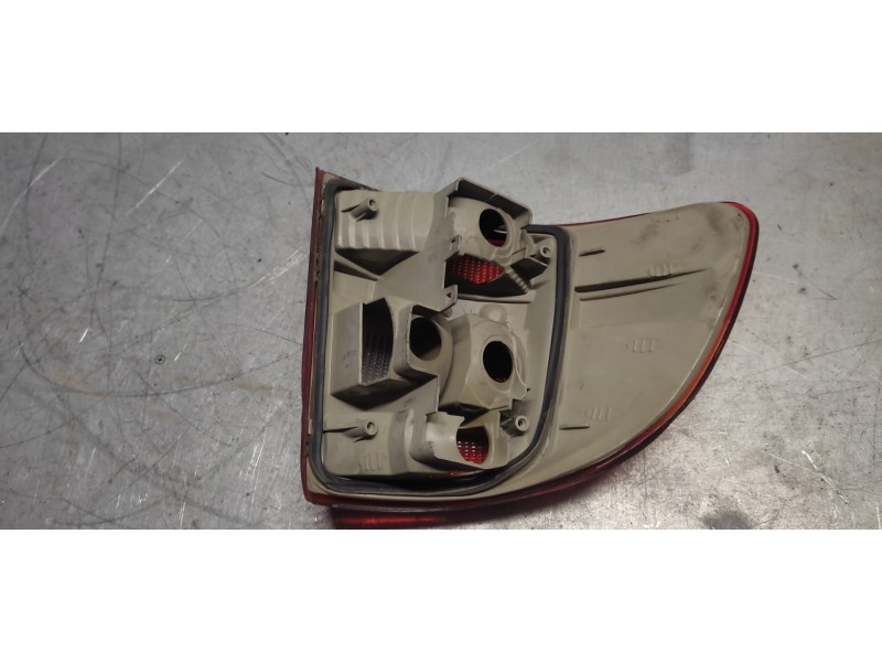 Recambio de piloto trasero derecho para opel astra f berlina básico referencia OEM IAM   