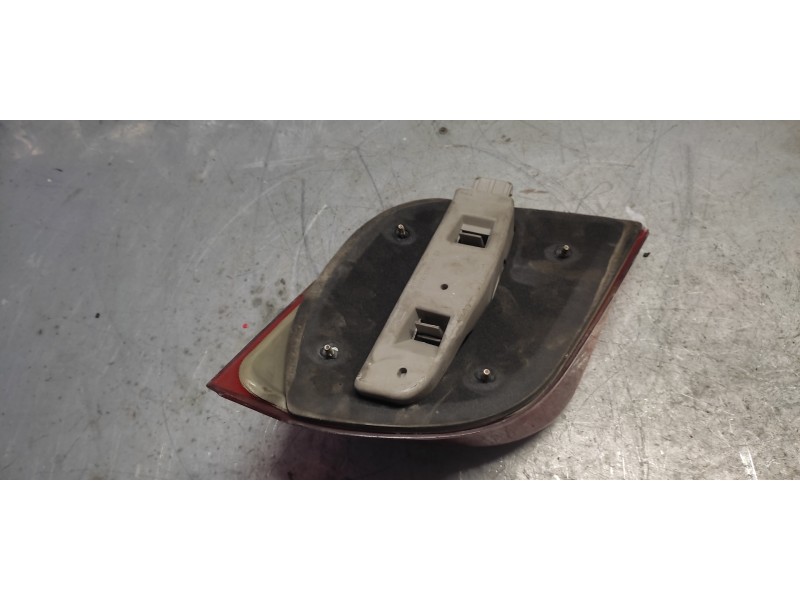 Recambio de piloto trasero derecho para ford fiesta berl./courier si referencia OEM IAM   