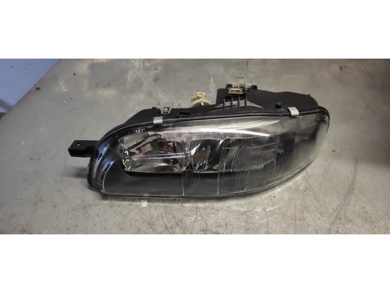 Recambio de faro derecho para fiat bravo (182) 1.9 d sx referencia OEM IAM  NUEVO 