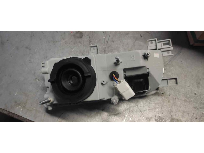 Recambio de faro derecho para nissan primera berl./familiar (p10/w10) slx berlina (p10) referencia OEM IAM  NUEVO 