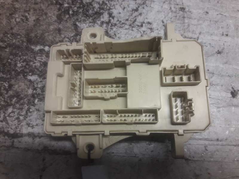 Recambio de caja reles / fusibles para hyundai i30 referencia OEM IAM 919501H510 1009806001 919502H500