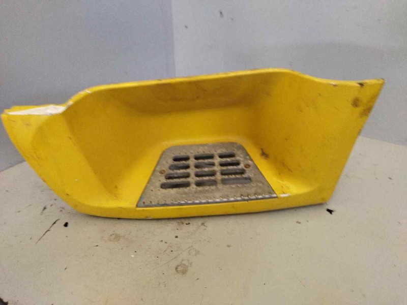 Recambio de peldaño izquierdo para daf serie xf105.xxx fsa 4x2 space-cab referencia OEM IAM   