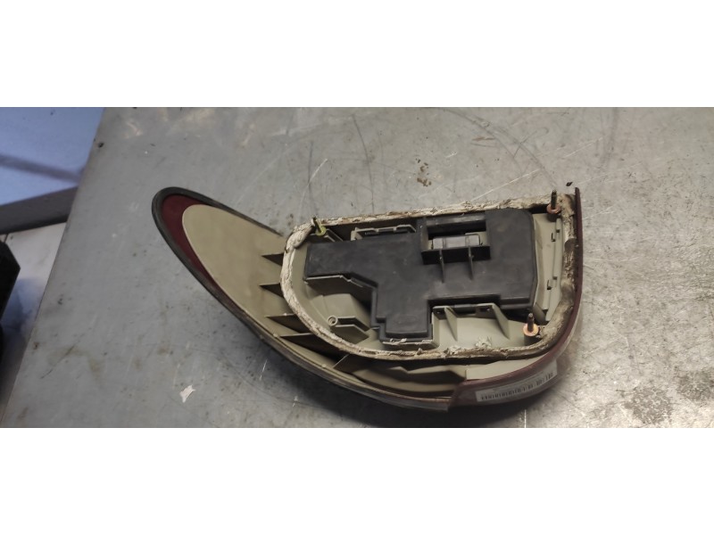 Recambio de piloto trasero izquierdo para ford mondeo berlina/familiar (fd) glx berlina referencia OEM IAM   