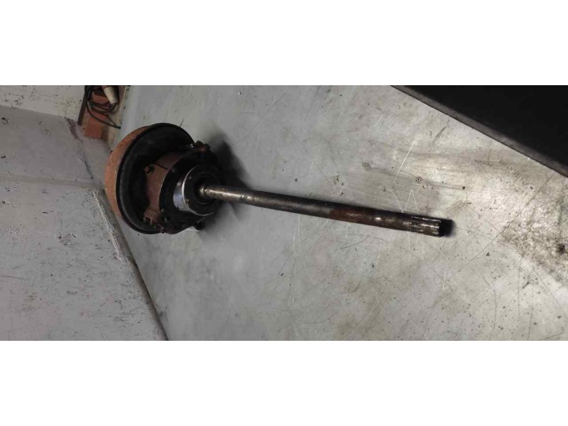 Recambio de buje delantero para land rover santana 109 super referencia OEM IAM   IZQUIERDO