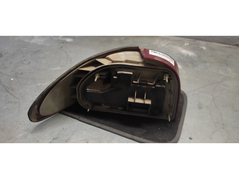 Recambio de piloto trasero derecho para ford mondeo berlina/familiar (fd) glx berlina referencia OEM IAM   