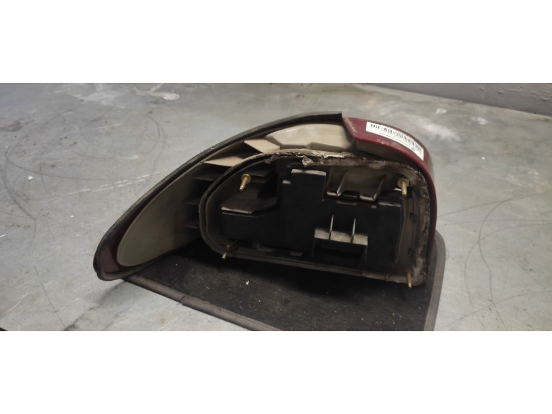 Recambio de piloto trasero derecho para ford mondeo berlina/familiar (fd) glx berlina referencia OEM IAM   