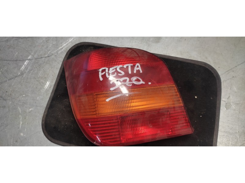 Recambio de piloto trasero izquierdo para ford fiesta berl./courier surf referencia OEM IAM   