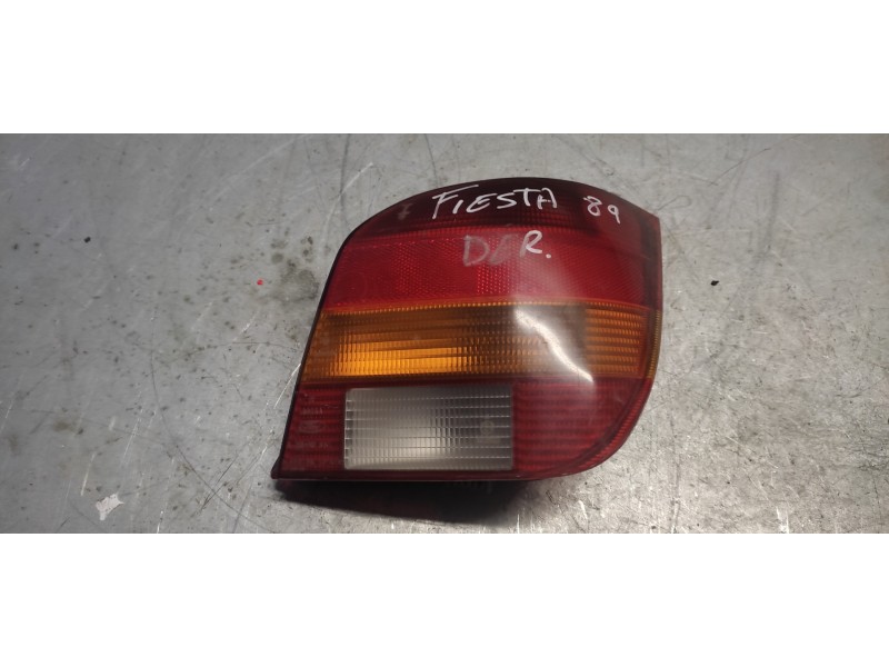 Recambio de piloto trasero derecho para ford fiesta berl./courier surf referencia OEM IAM   