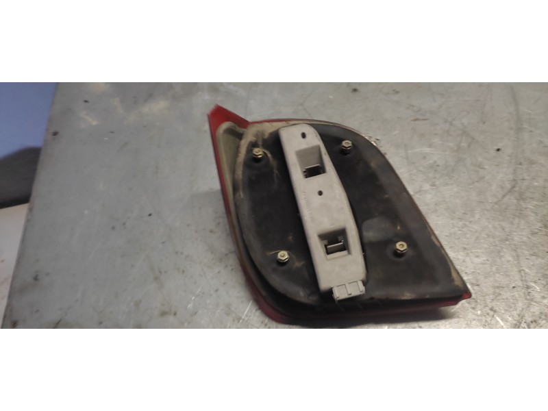 Recambio de piloto trasero derecho para ford fiesta berl./courier surf referencia OEM IAM   