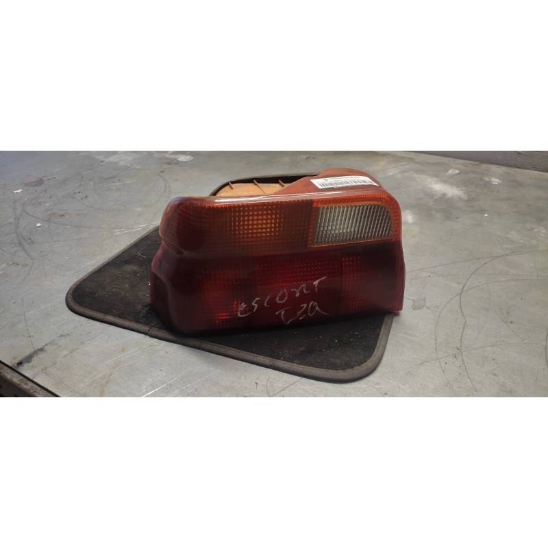 Recambio de piloto trasero izquierdo para ford escort berlina/turnier clx berlina referencia OEM IAM   