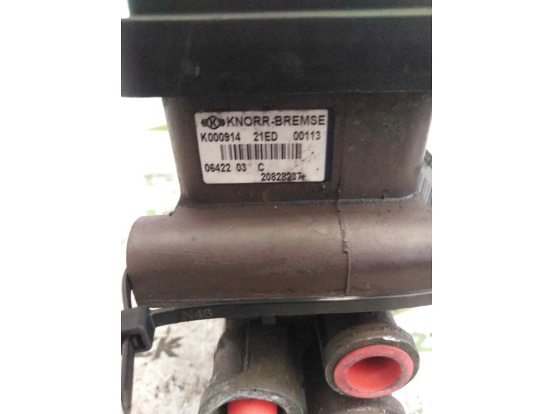 Recambio de valvula aire para renault midlum 4.8 diesel referencia OEM IAM 20828237 K000914 VALVULA EBS