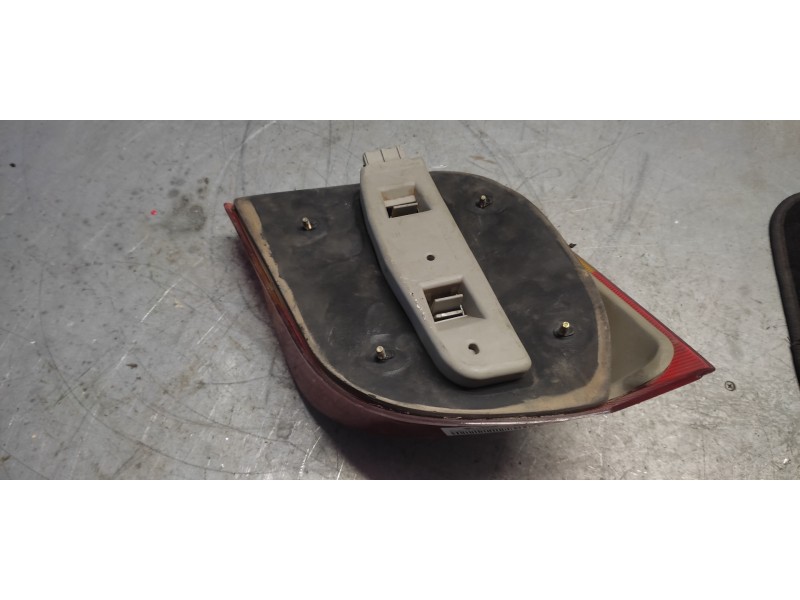 Recambio de piloto trasero derecho para ford fiesta berl./courier surf referencia OEM IAM   